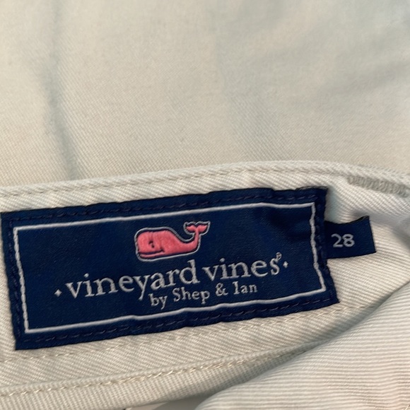 Vineyard vine shorts - Picture 2 of 2